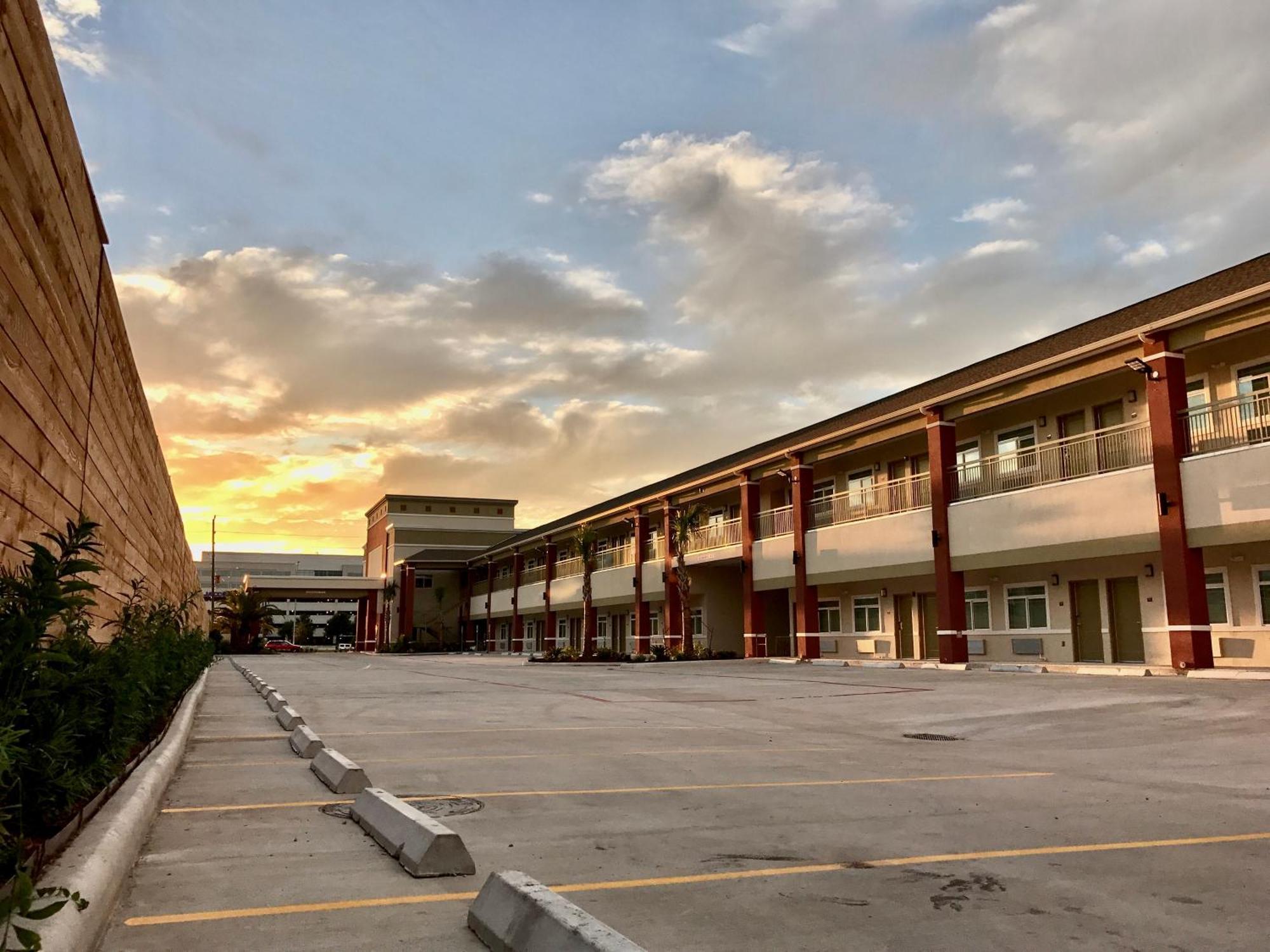 Grand Villa Inn And Suites Westchase/Chinatown Хьюстон Экстерьер фото